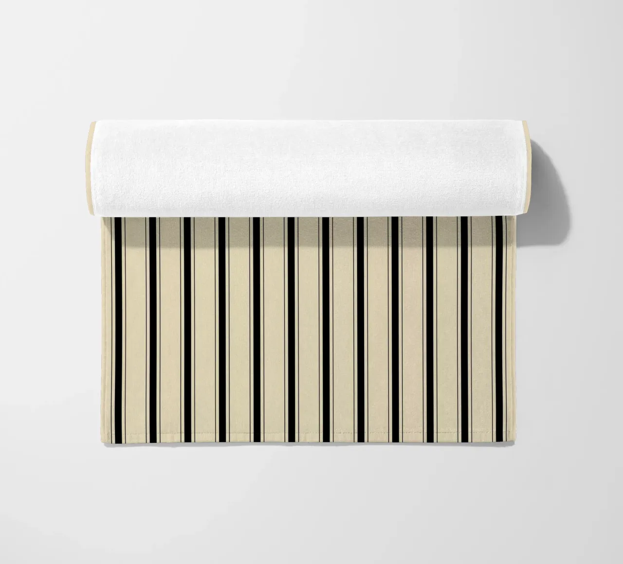 Minimal Farmhouse Basic Strisce miste | Nero su beige telo mare da Beauty in Simplicity