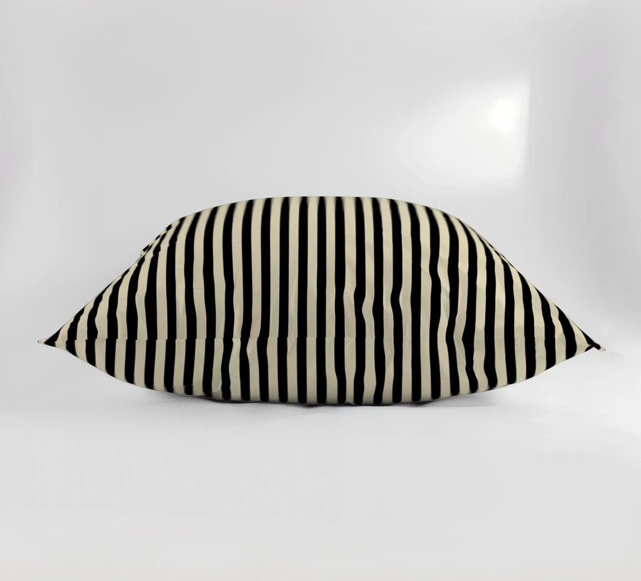 Minimal Basic Bold Stripes 2 | Nero e Beige cuscino da Beauty in Simplicity