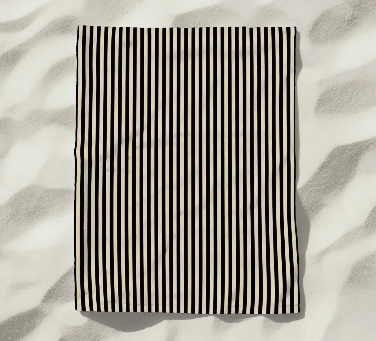 Minimal Basic Bold Stripes 2 | Nero e Beige telo mare da Beauty in Simplicity