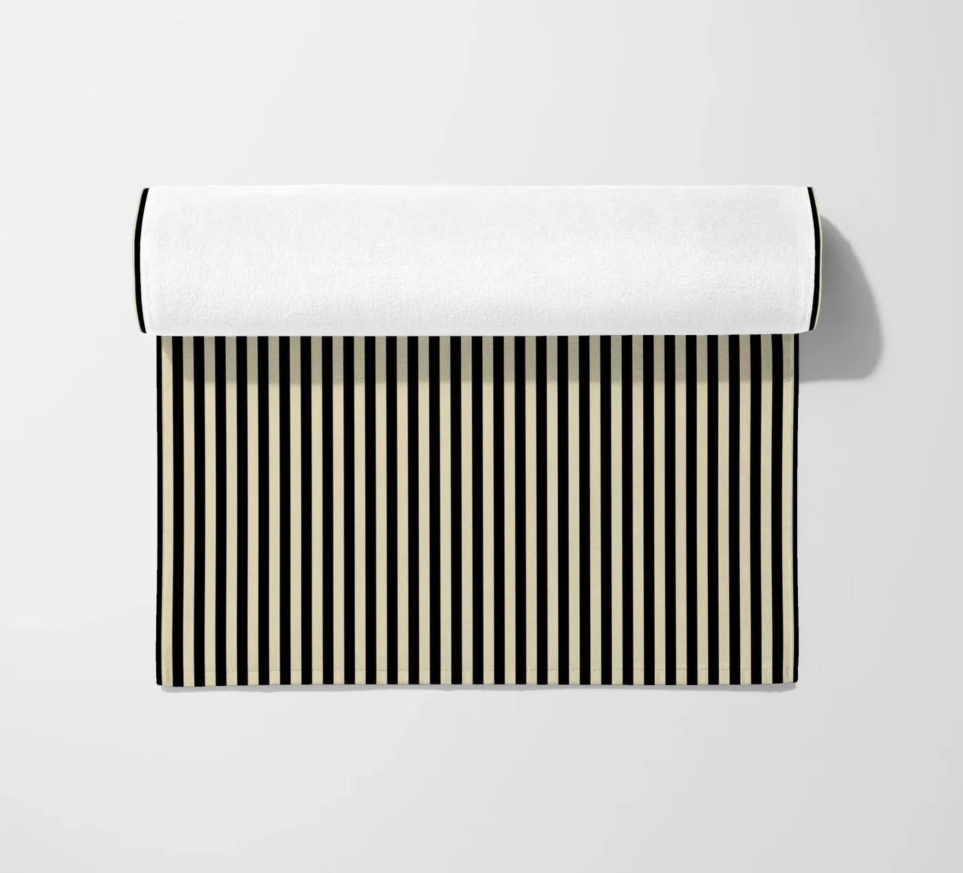 Minimal Basic Bold Stripes 2 | Black and Beige serviette de plage de Beauty in Simplicity