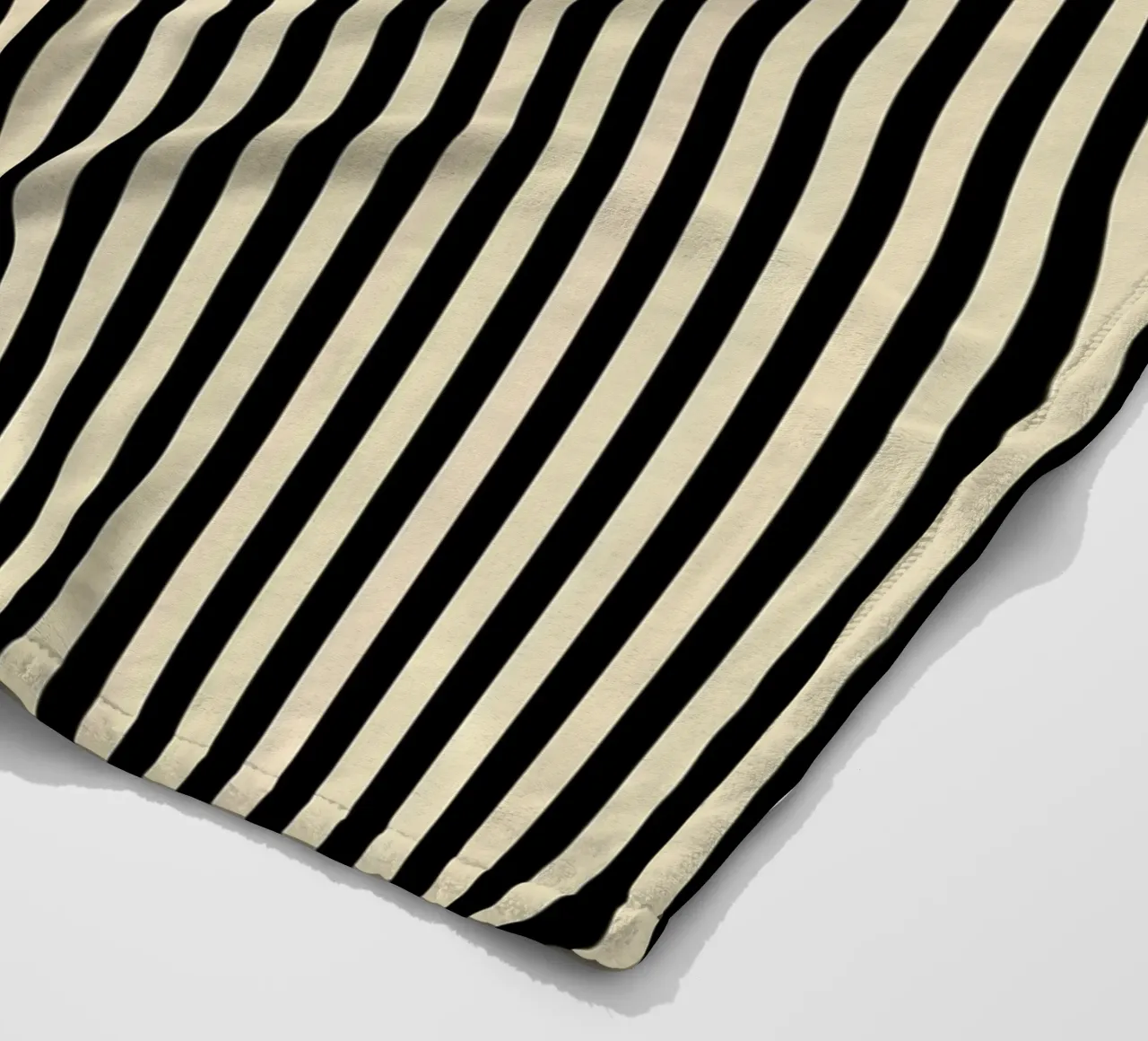 Minimal Basic Bold Stripes 2 | Nero e Beige coperta in pile da Beauty in Simplicity