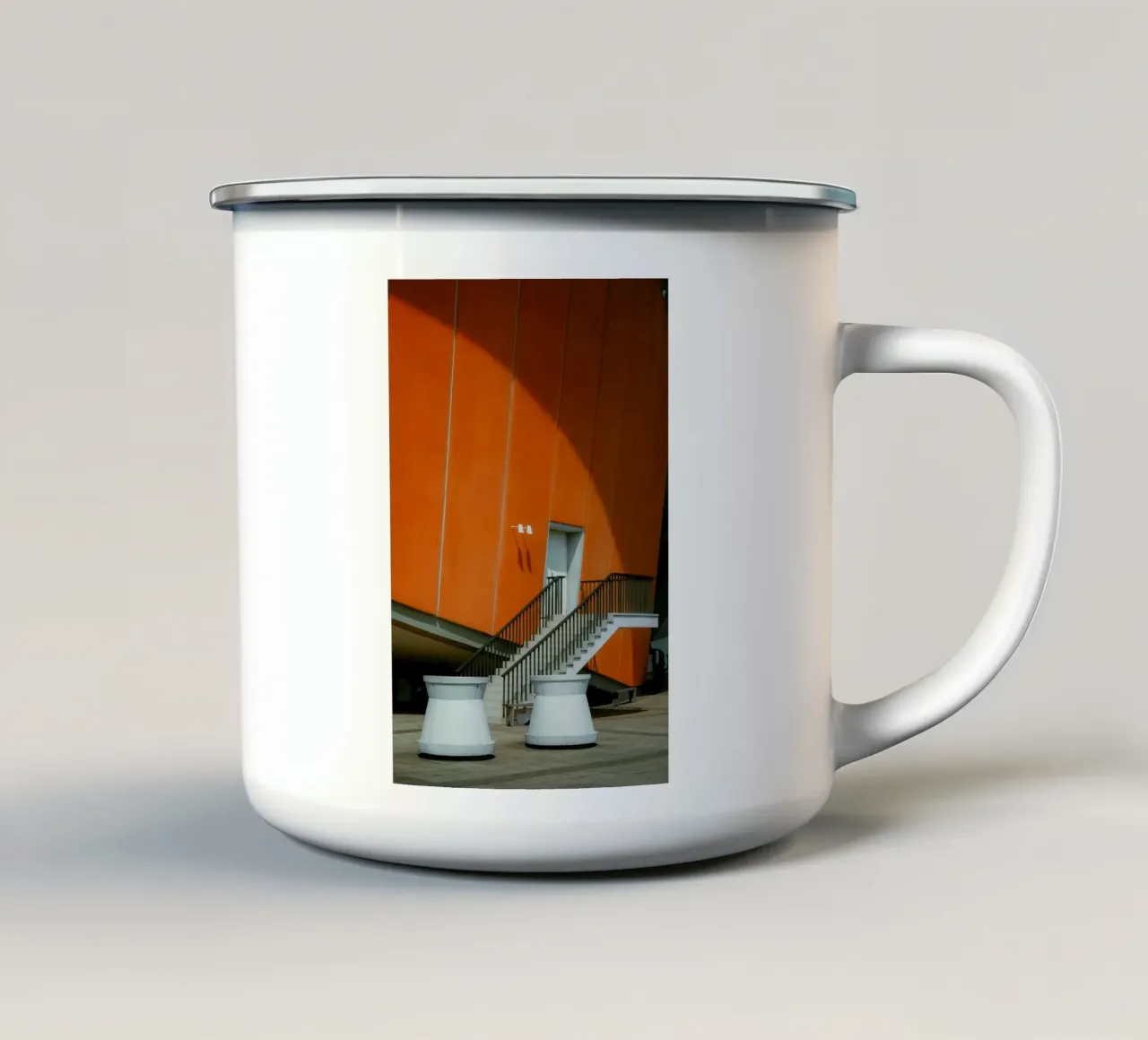 Orange Geometry – Shadow Arc tazza in smalto da Thilo Grøsch