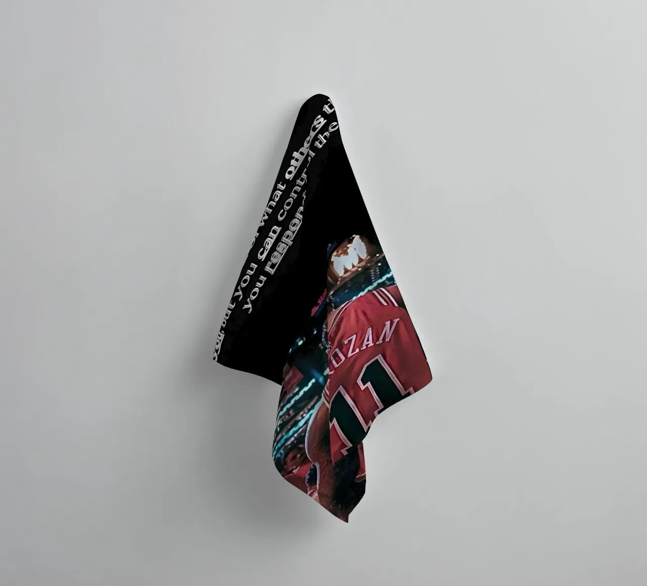 You çant control what others think of you, asciugamano da bagno da Type & Tape