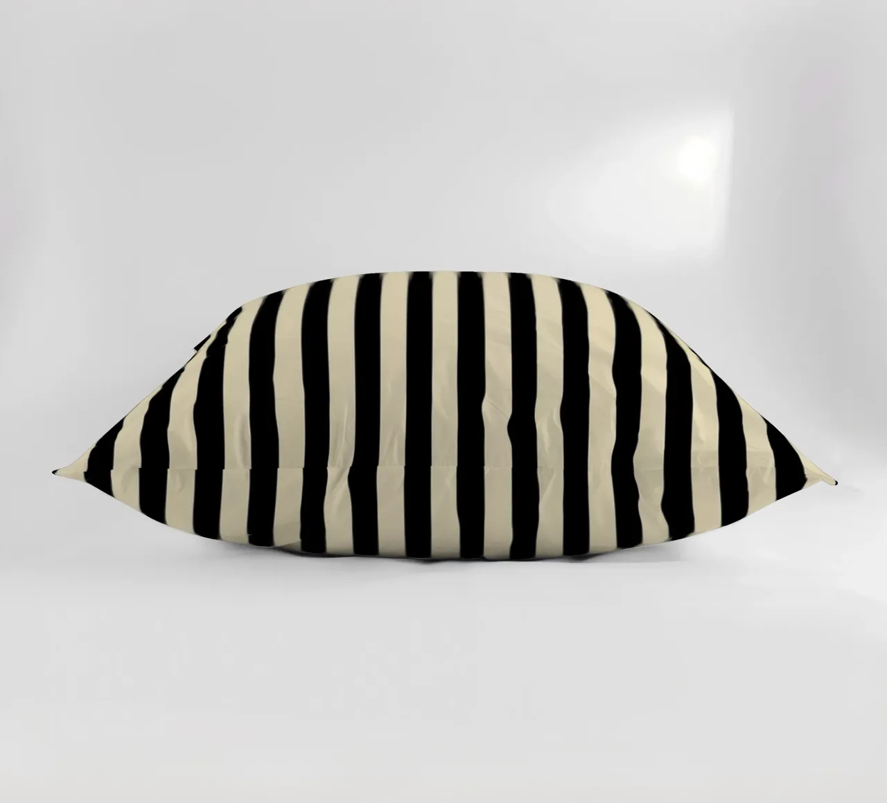 Minimal Basic Bold Stripes | Nero e Beige cuscino da Beauty in Simplicity