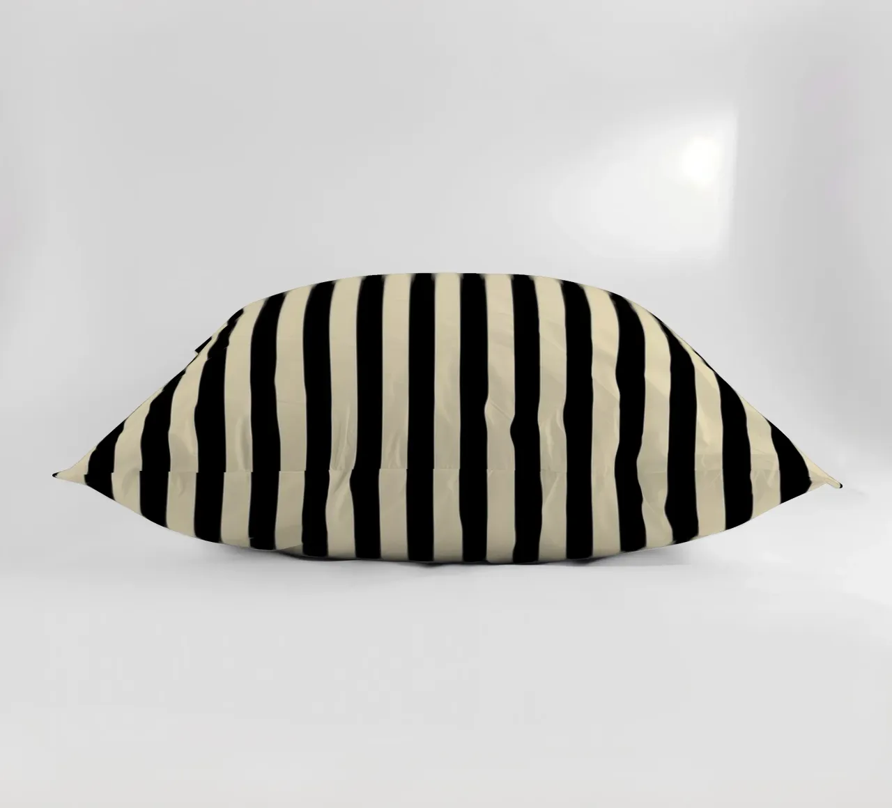 Minimal Basic Bold Stripes | Nero e Beige cuscino da Beauty in Simplicity
