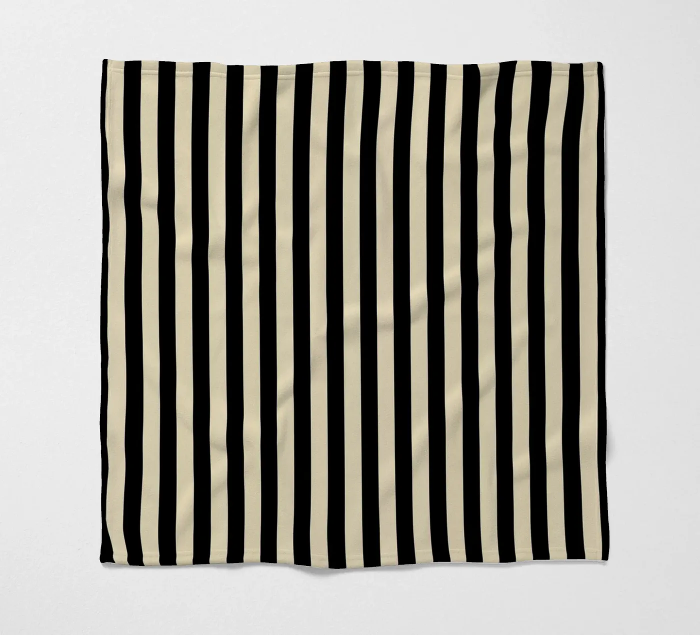 Minimal Basic Bold Stripes | Nero e Beige coperta in pile da Beauty in Simplicity