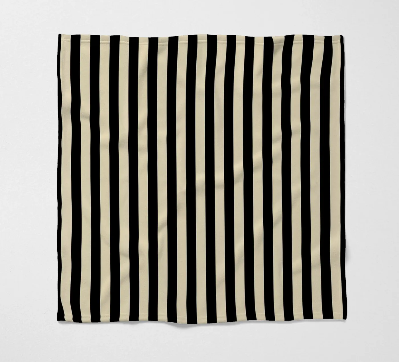 Minimal Basic Bold Stripes | Nero e Beige coperta in pile da Beauty in Simplicity