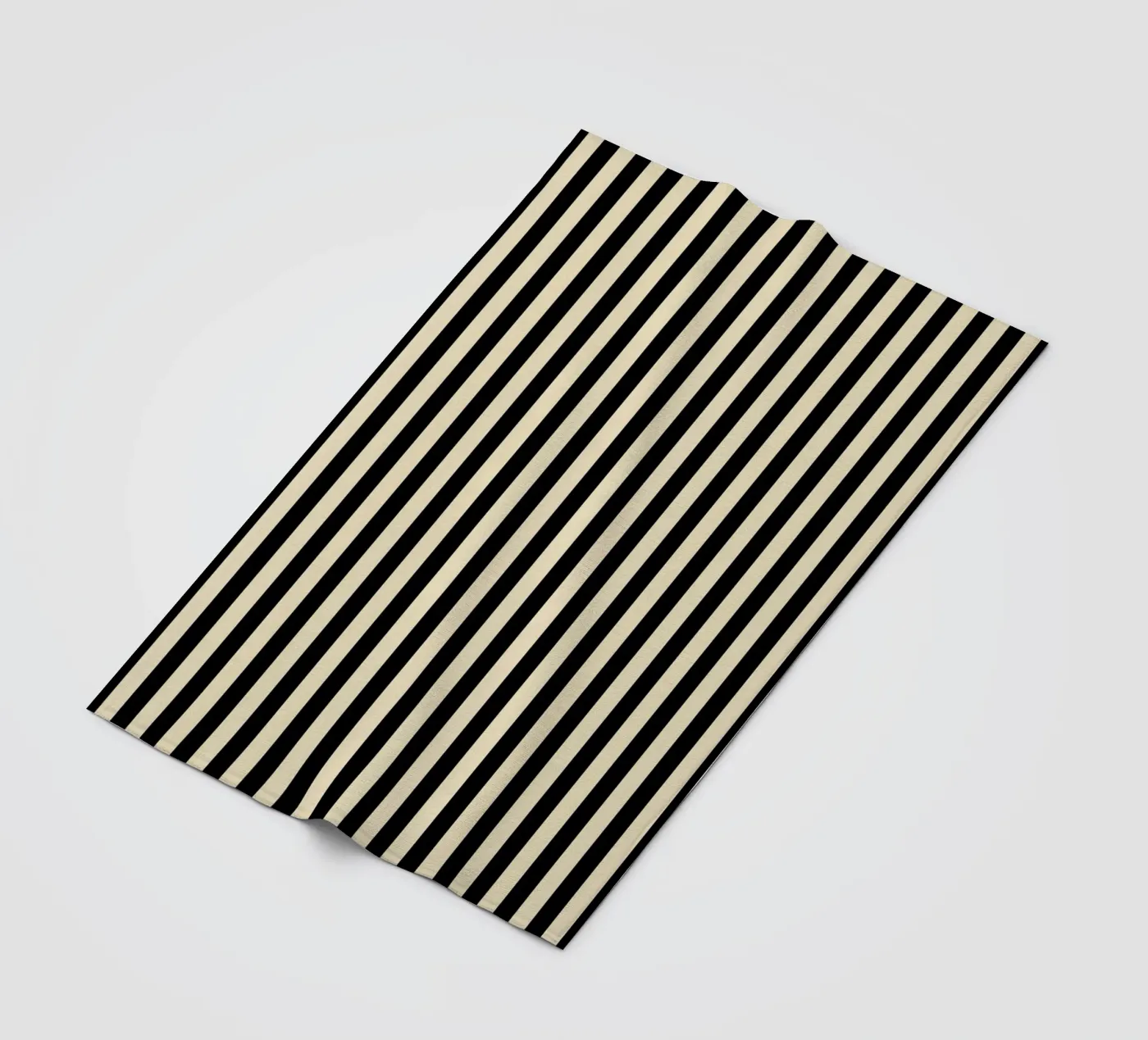 Minimal Basic Bold Stripes | Nero e Beige coperta in pile da Beauty in Simplicity