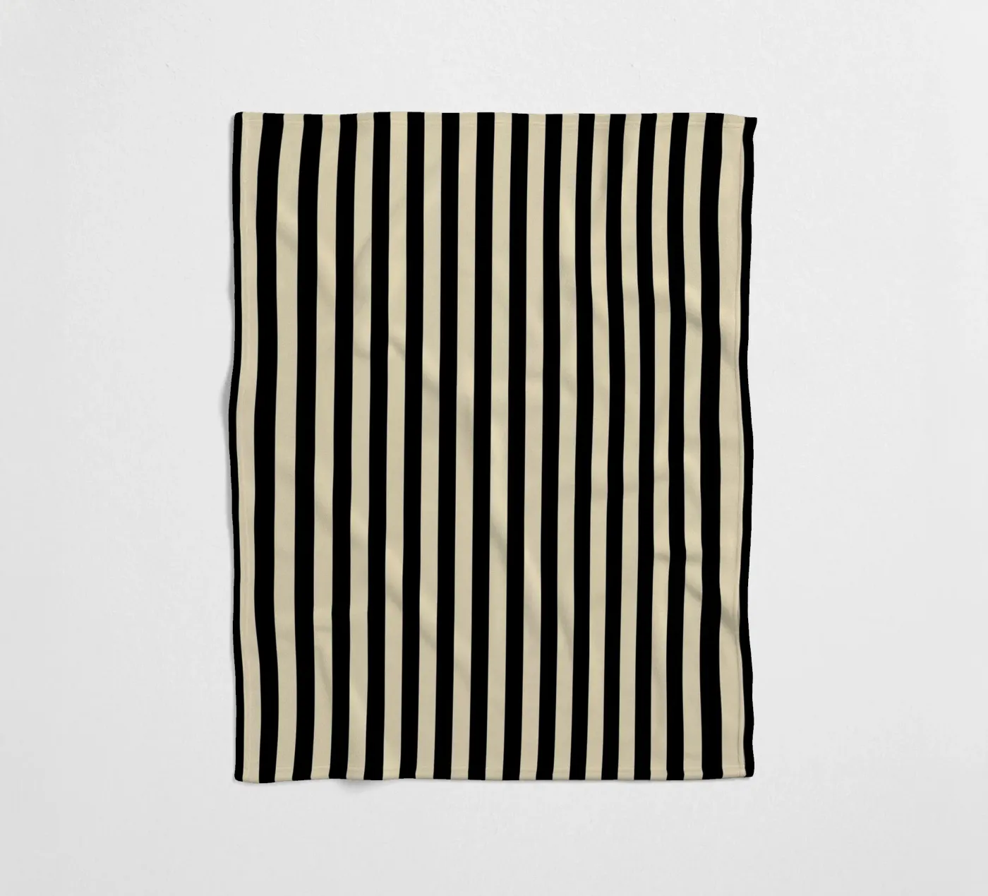 Minimal Basic Bold Stripes | Nero e Beige coperta in pile da Beauty in Simplicity