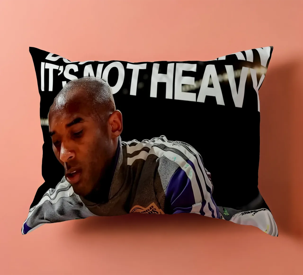 'JUST BECAUSE CARRY WELL DOESNT MEAN NOT HEAVY cuscino da Type & Tape