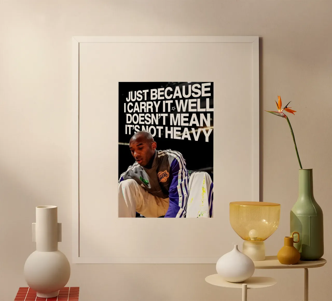 'JUST BECAUSE CARRY WELL DOESNT MEAN NOT HEAVY poster con telaio in alluminio da Type & Tape