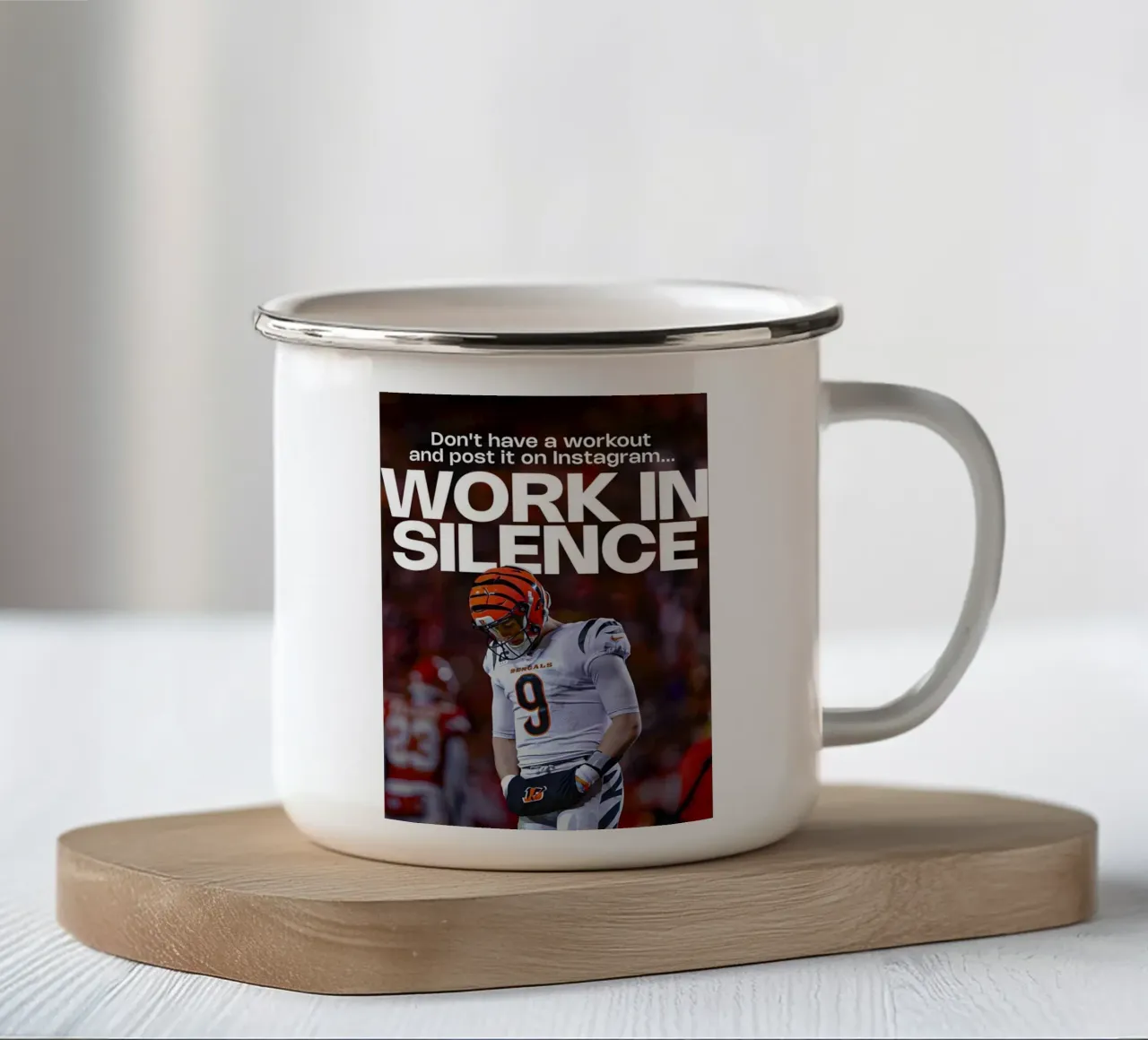 WORK SILENCE tazza in smalto da Type & Tape