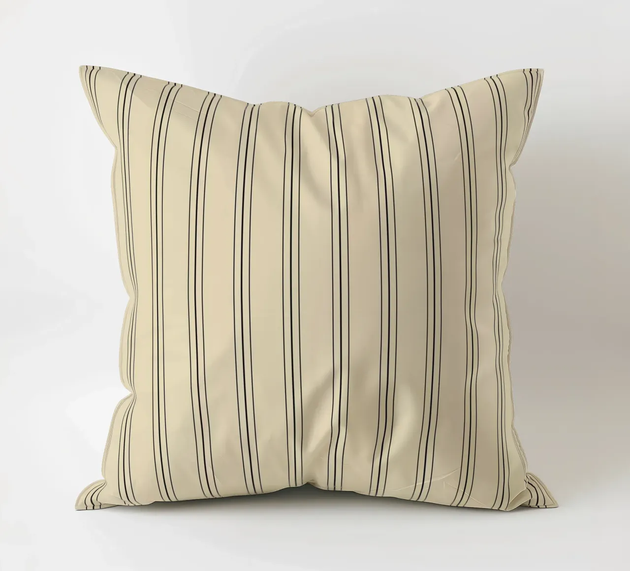 Minimal Classic Scandi Linee miste | Nero su Beige cuscino da Beauty in Simplicity