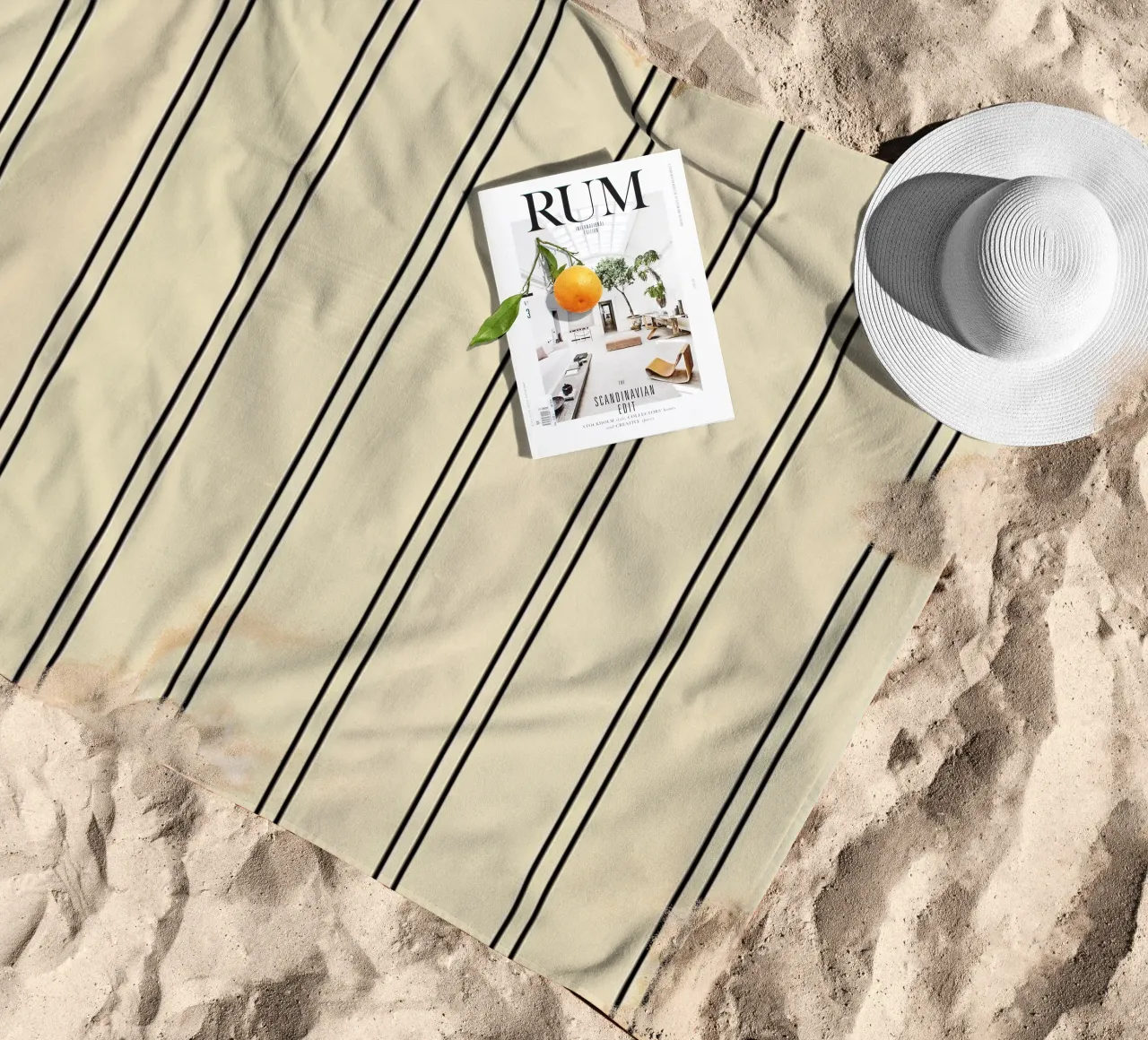 Minimal Basic Classic a doppie strisce nero su beige telo mare da Beauty in Simplicity