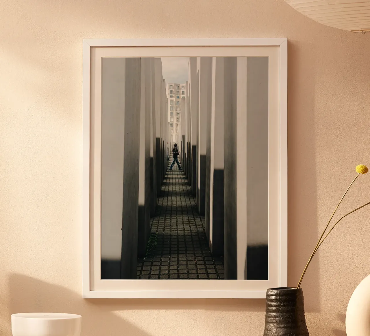 Between Silence – Berlin Mahnmal I poster da Thilo Grøsch