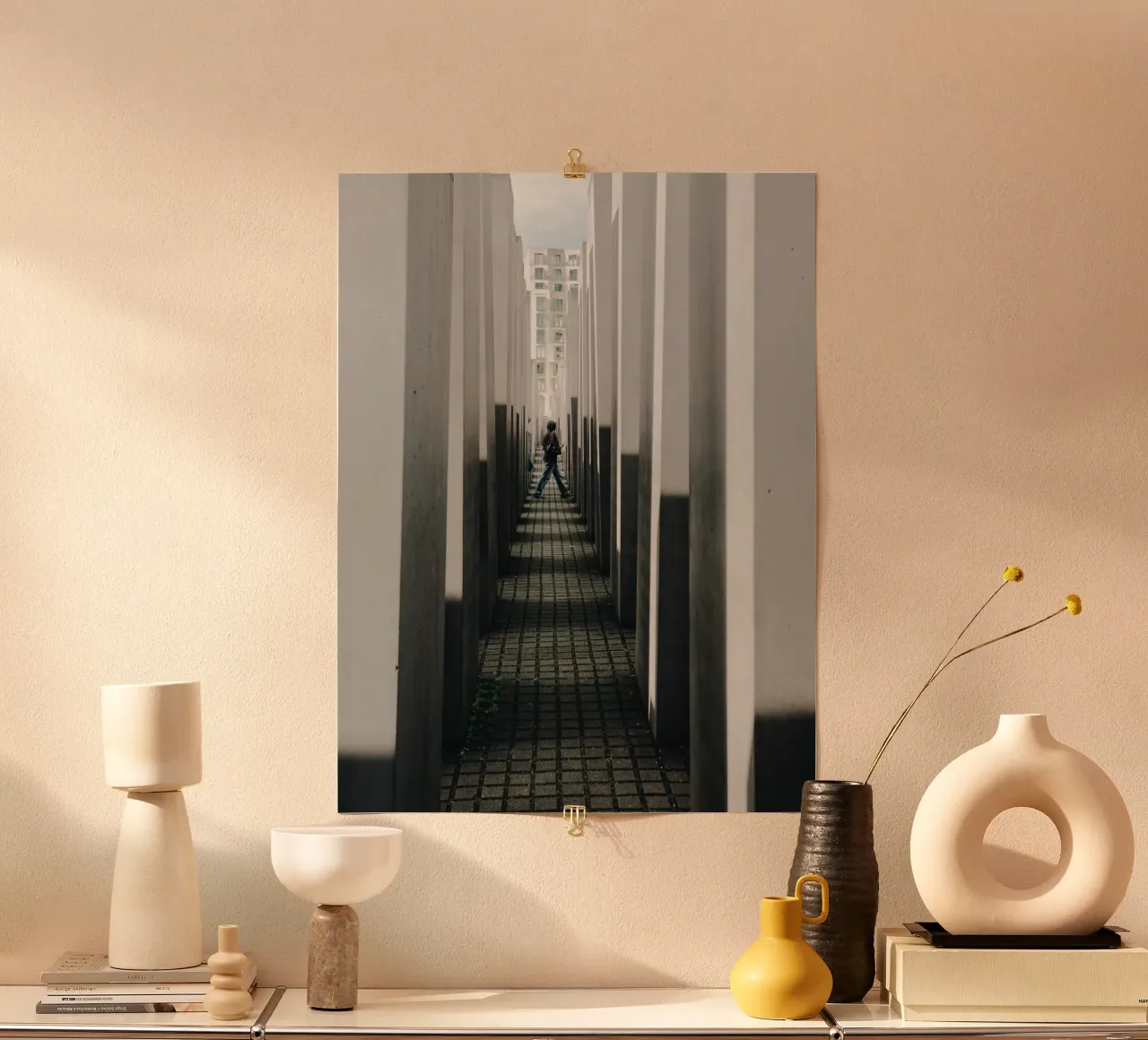 Between Silence – Berlin Mahnmal I poster da Thilo Grøsch