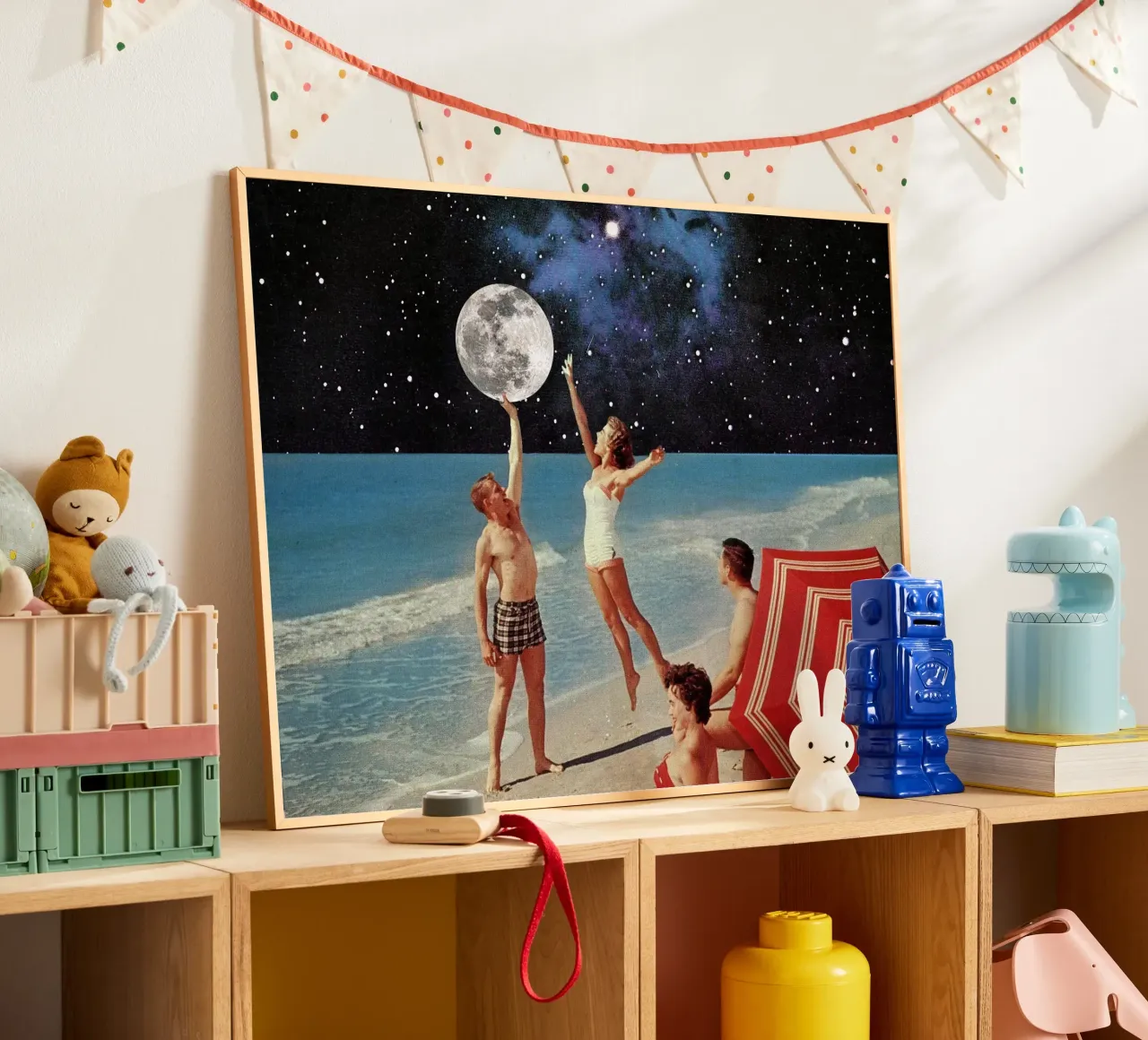 Reaching for the Moon poster con telaio in plastica da MsGonzalez