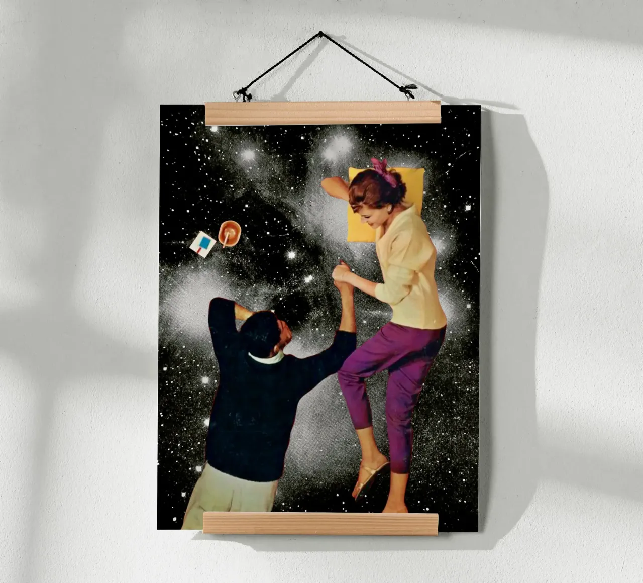 You and I (Cosmic Love) poster con telaio in legno da MsGonzalez