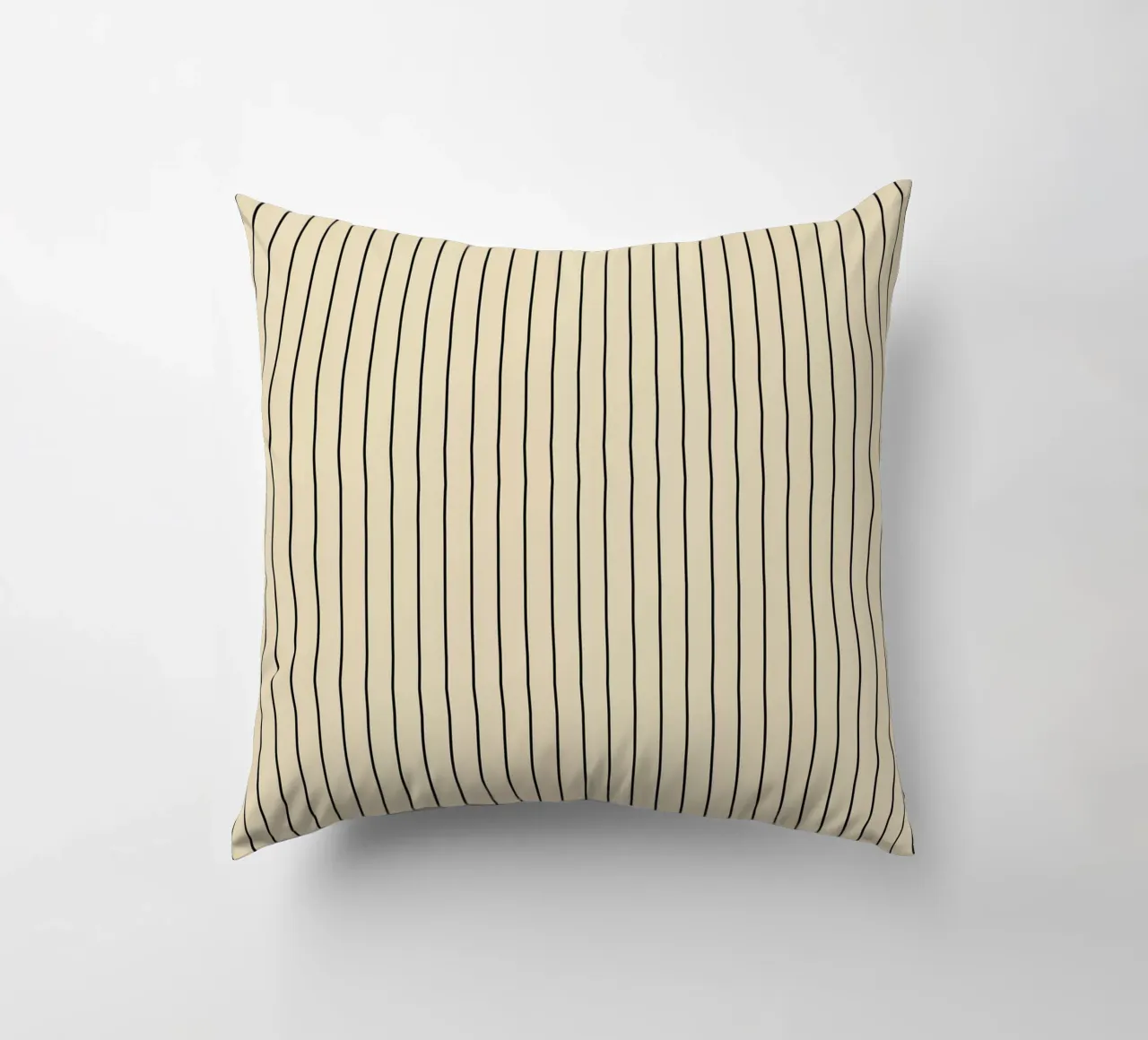 Minimal Basic Classic Pinstripe | Nero su Beige cuscino da Beauty in Simplicity