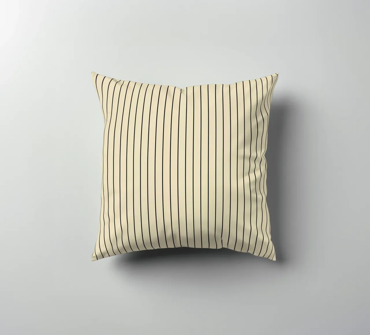 Minimal Basic Classic Pinstripe | Nero su Beige cuscino da Beauty in Simplicity