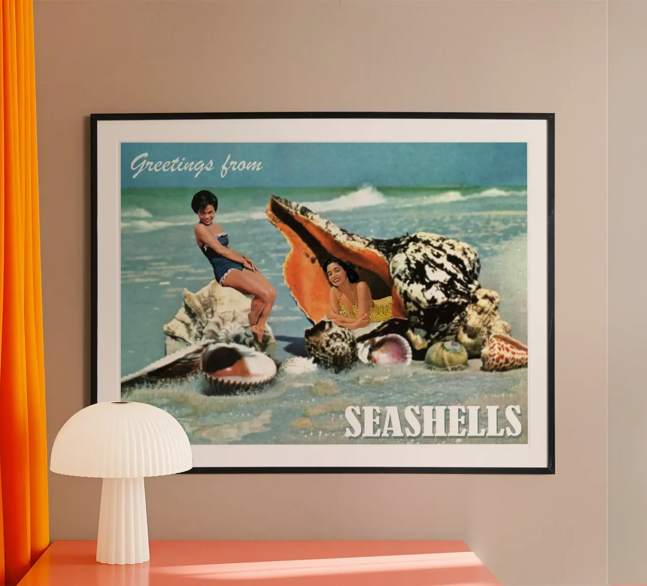 Greetings from Seashells poster con marco de madera de MsGonzalez
