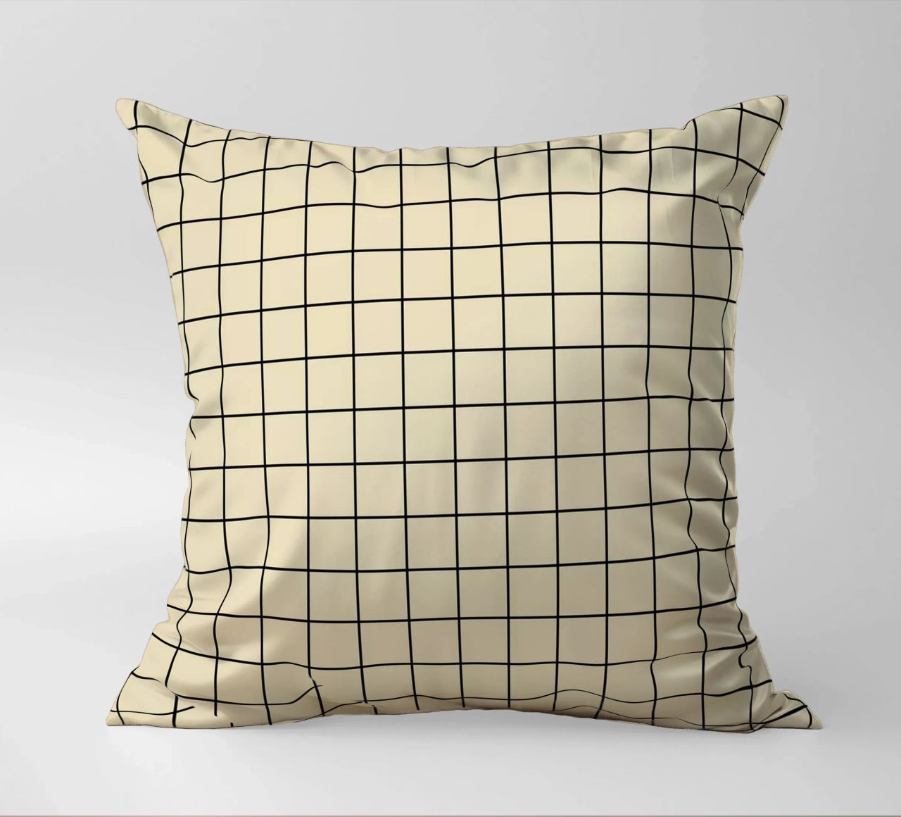 Minimal Basic Classic Grid | Nero su Beige cuscino da Beauty in Simplicity
