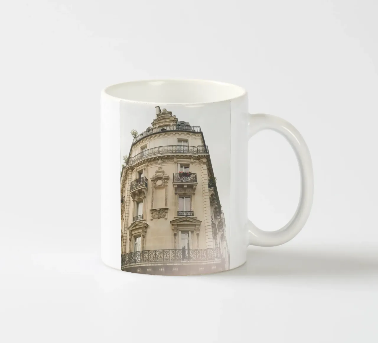 Paris Building Autumn Light tazza in ceramica da GraceDigitalArtCo