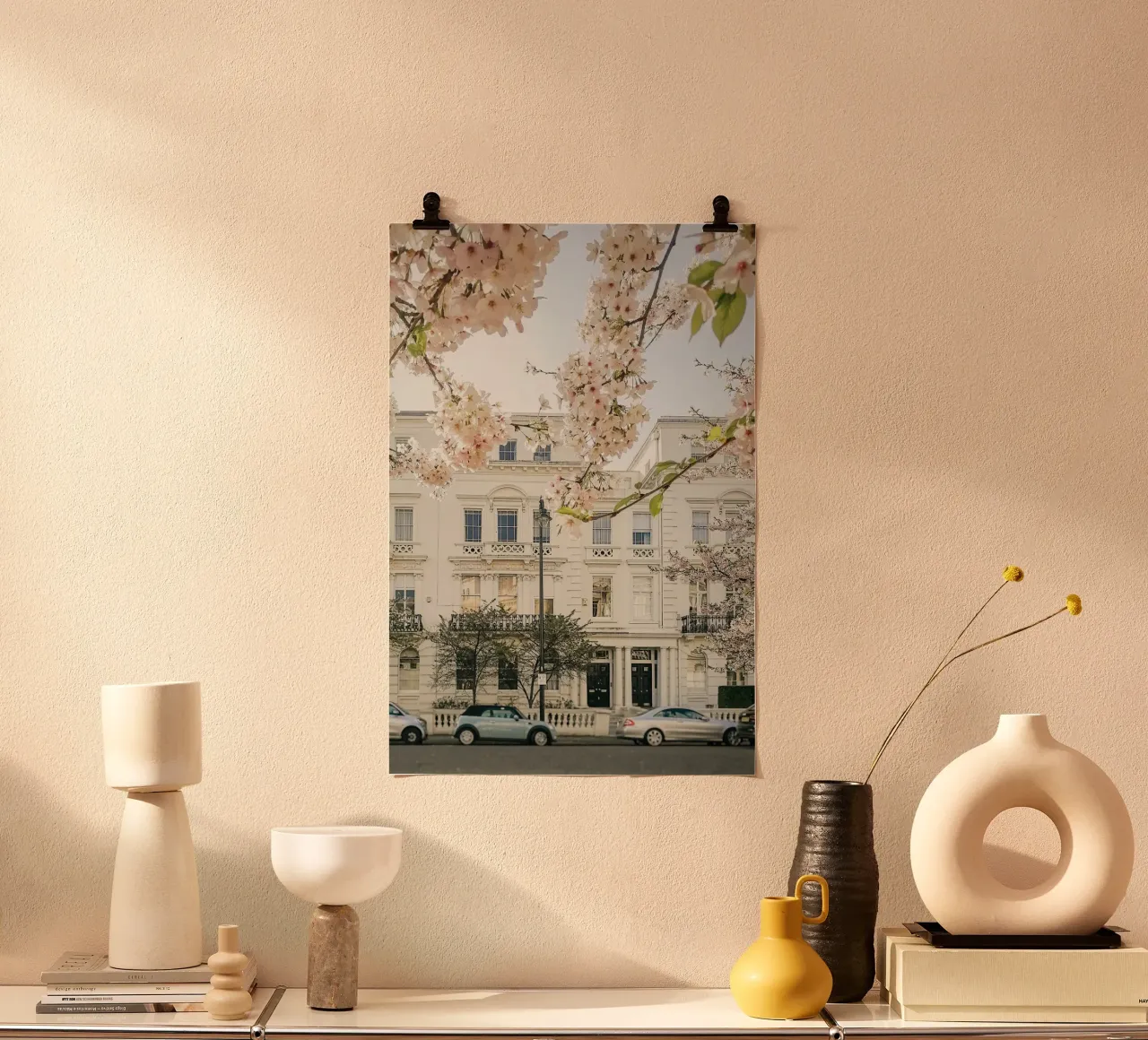 Notting Hill Bloom II poster con telaio in alluminio da GraceDigitalArtCo