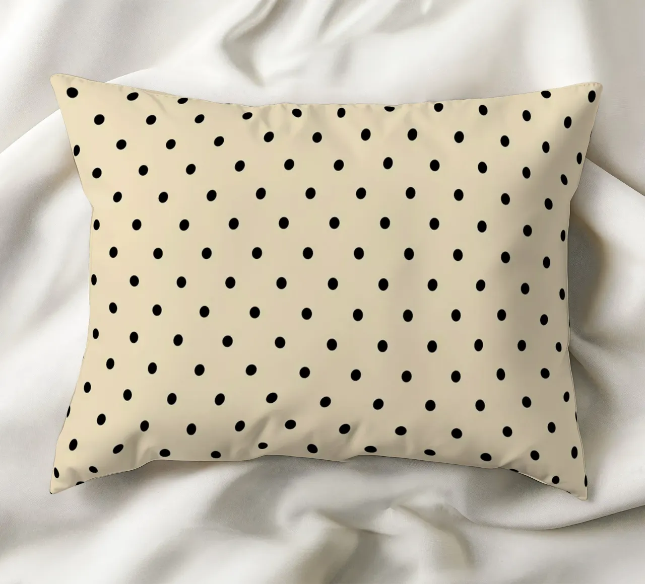 Minimal Basic Polka Dots | Zwart op Beige kussen van Beauty in Simplicity