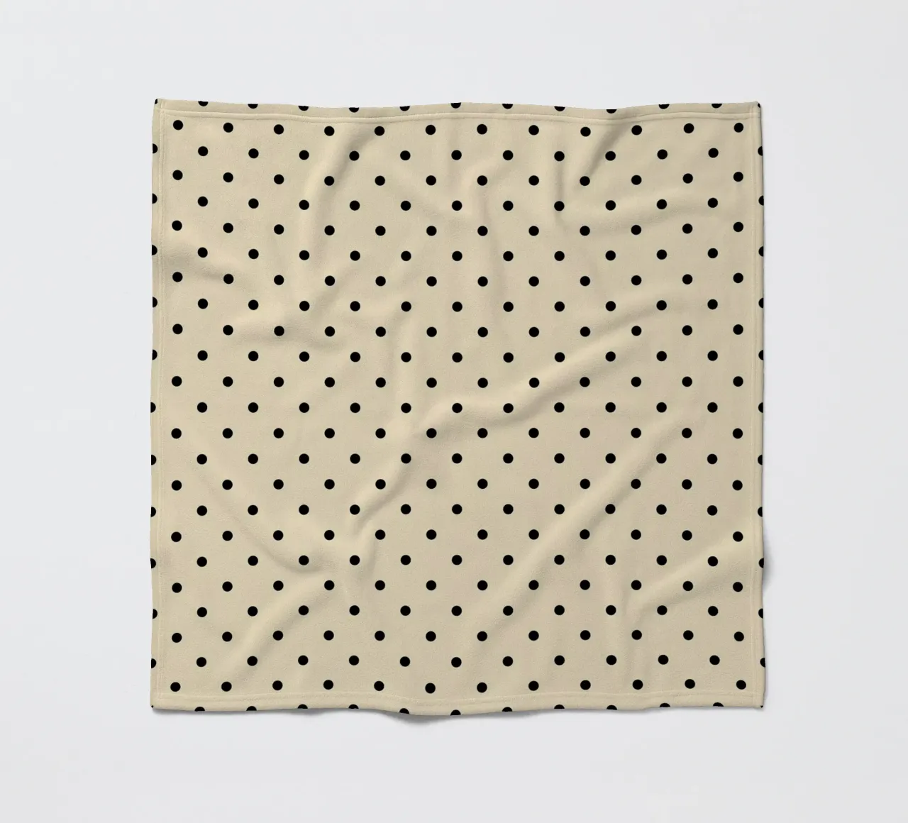 Minimal Basic Polka Dots | Nero su Beige coperta in pile da Beauty in Simplicity