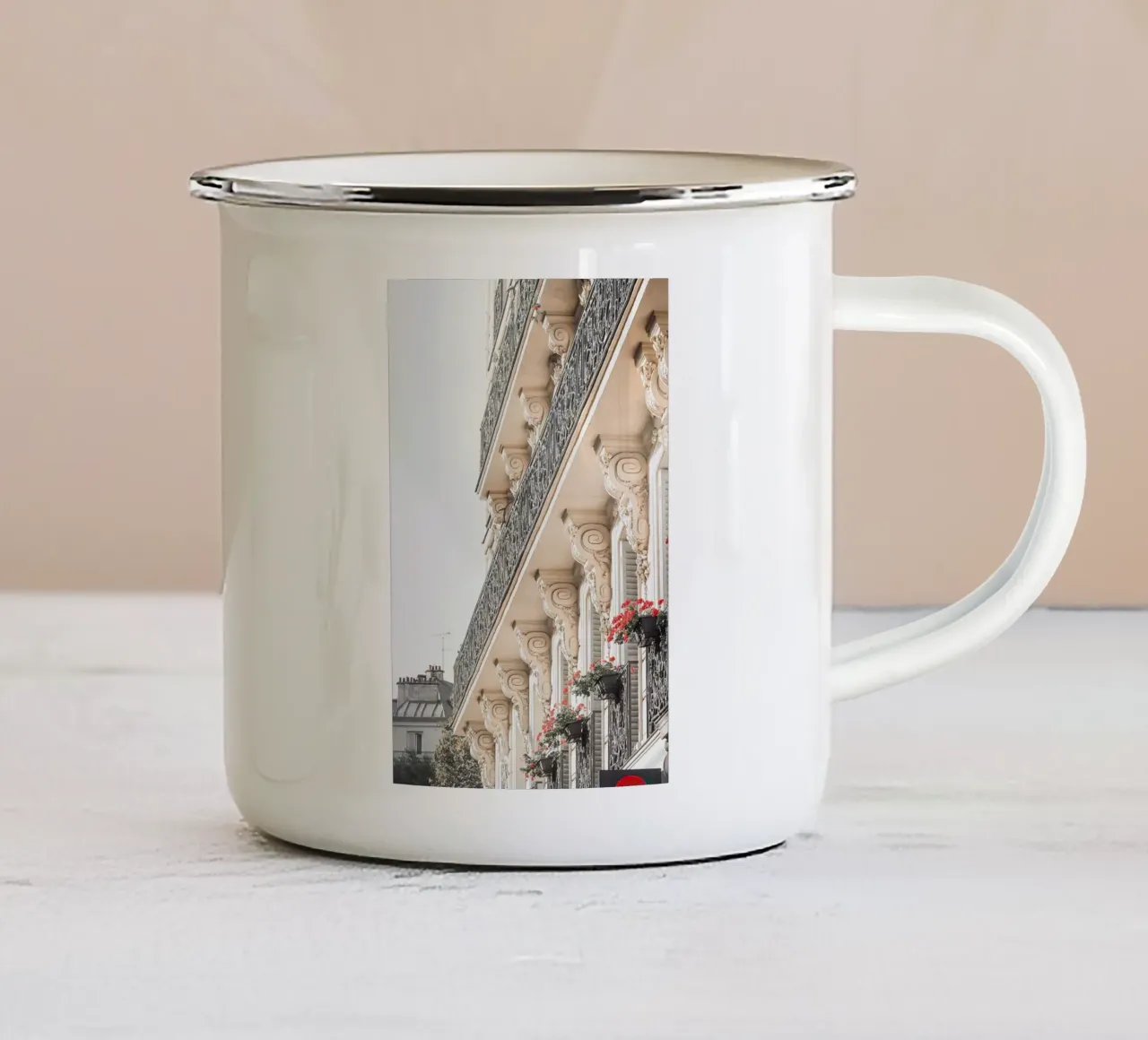 Red flowers on Paris balcony tazza in smalto da GraceDigitalArtCo