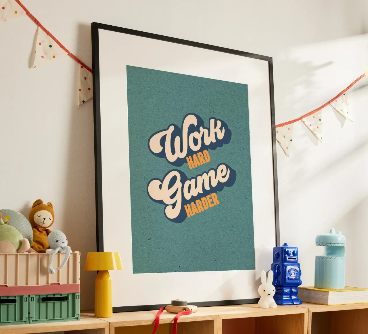 Work Hard, Game Harder - Tipografia motivazionale in grassetto poster con telaio in alluminio da Dominique Vari Words