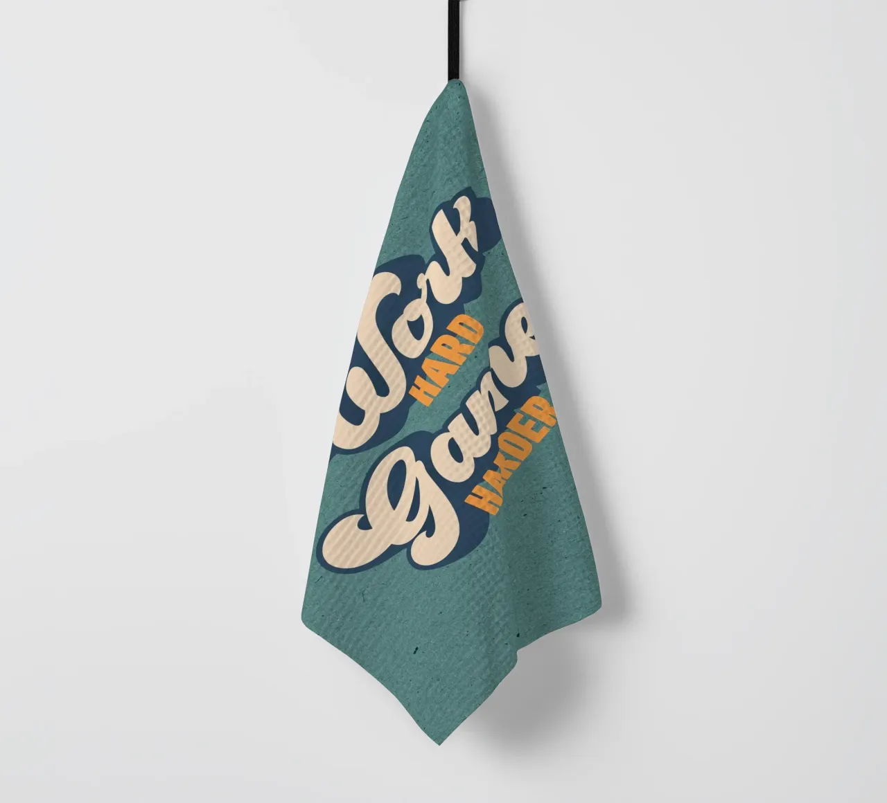 Work Hard, Game Harder - Typographie audacieuse de motivation torchon de Dominique Vari Words