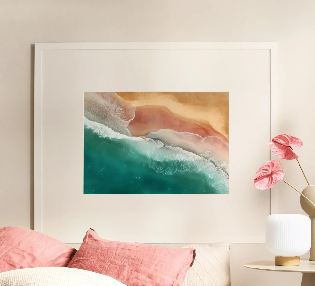 Turquoise Ocean & Peach Sand Wall Art – Modern Coastal Beach poster con telaio in legno da Vela Luna
