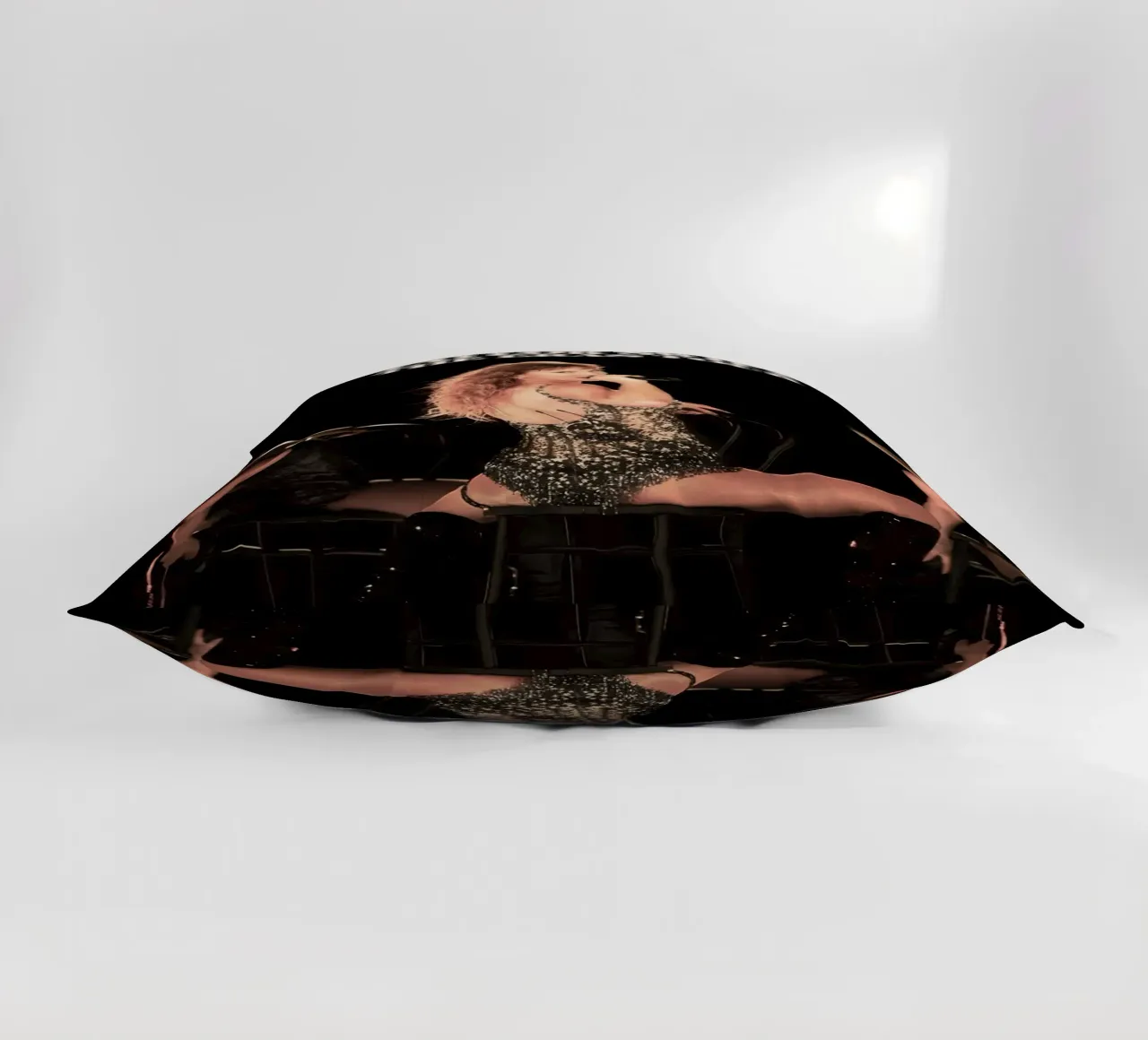 Taylor Swift cuscino da Musadad Shop