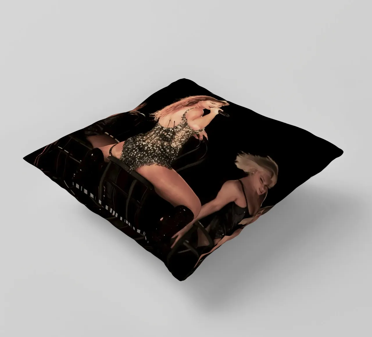 Taylor Swift cuscino da Musadad Shop