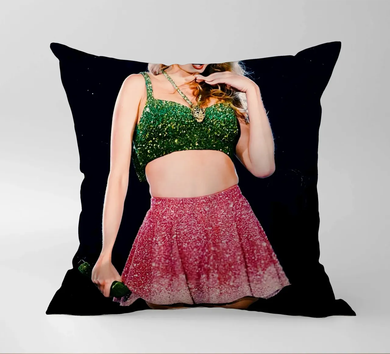 Taylor Swift cuscino da Musadad Shop