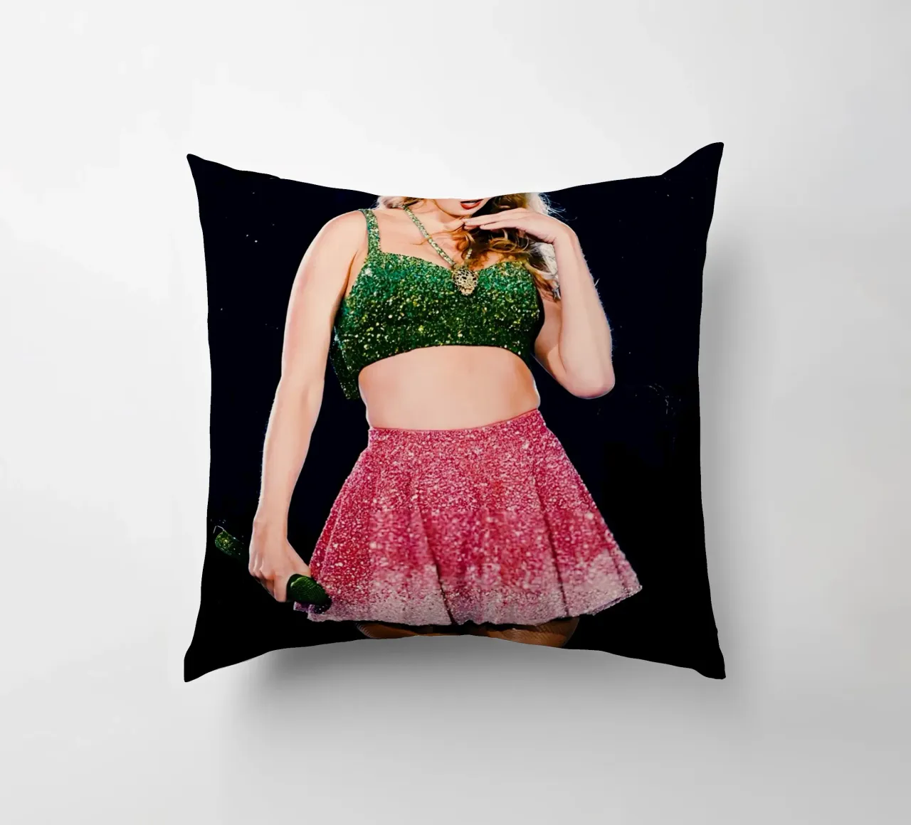Taylor Swift cuscino da Musadad Shop