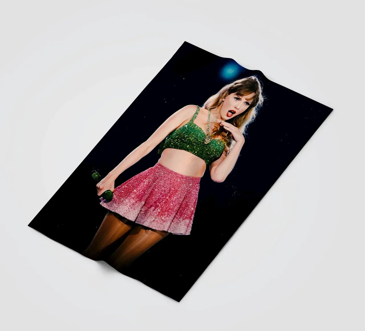 Taylor Swift coperta in pile da Musadad Shop
