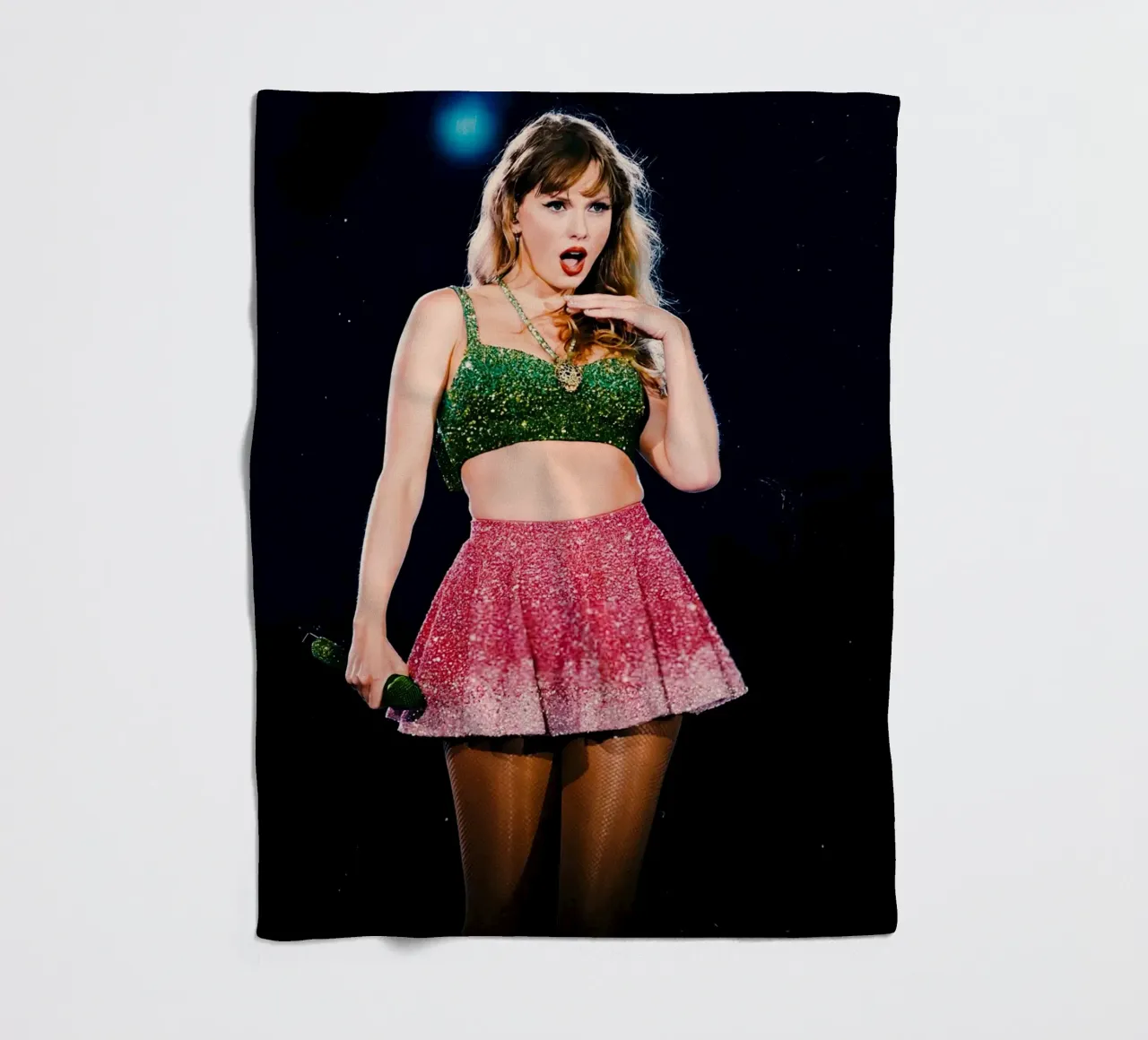 Taylor Swift coperta in pile da Musadad Shop