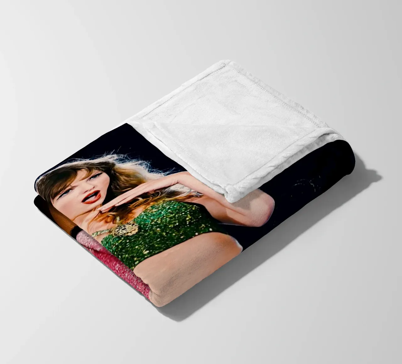 Taylor Swift coperta in pile da Musadad Shop