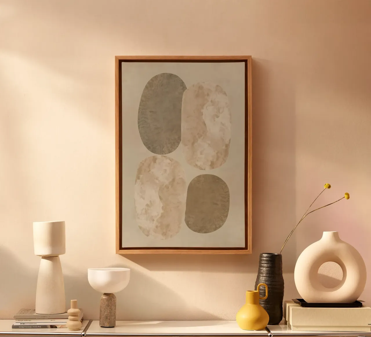 Abstracte vormen arrangement in aardetinten canvas met Baklijst van DesignDoodle