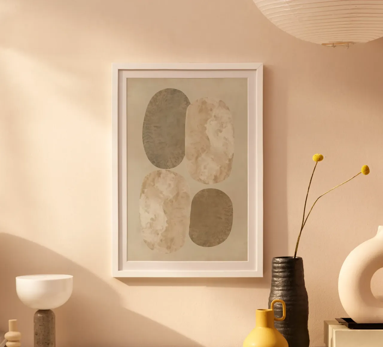 Abstracte vormen arrangement in aardetinten poster met aluminium frame van DesignDoodle