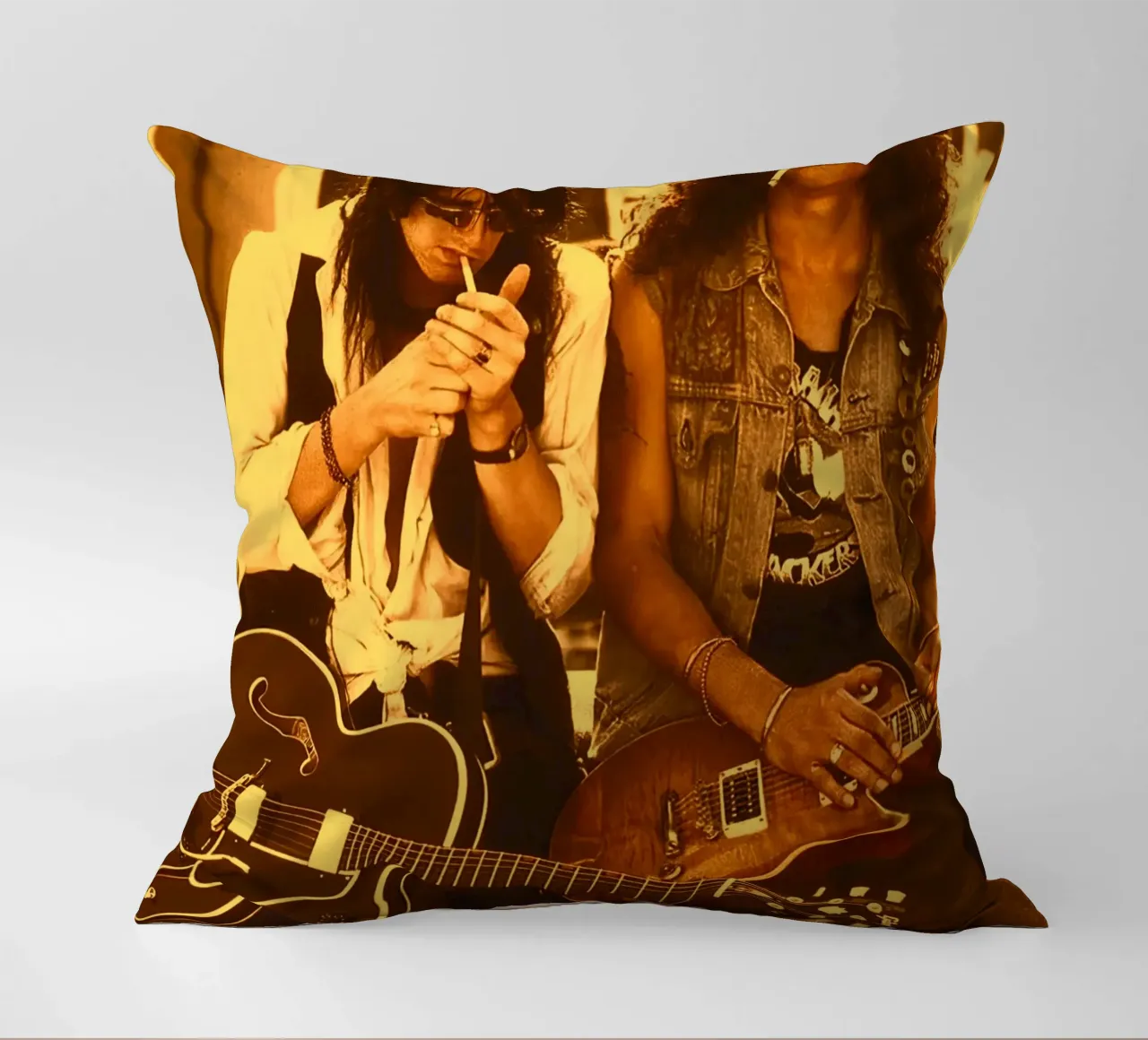 Slash and Izzy cuscino da Musadad Shop