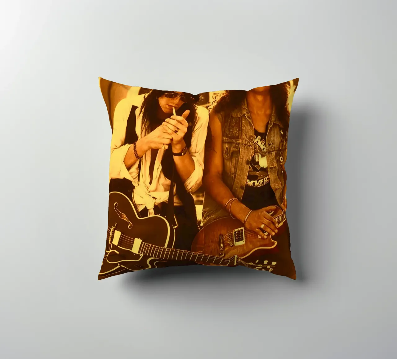 Slash and Izzy cuscino da Musadad Shop