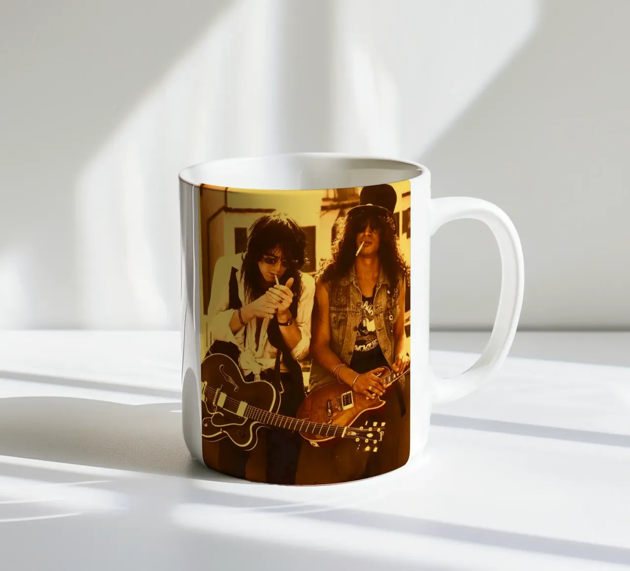 Slash and Izzy tazza in ceramica da Musadad Shop