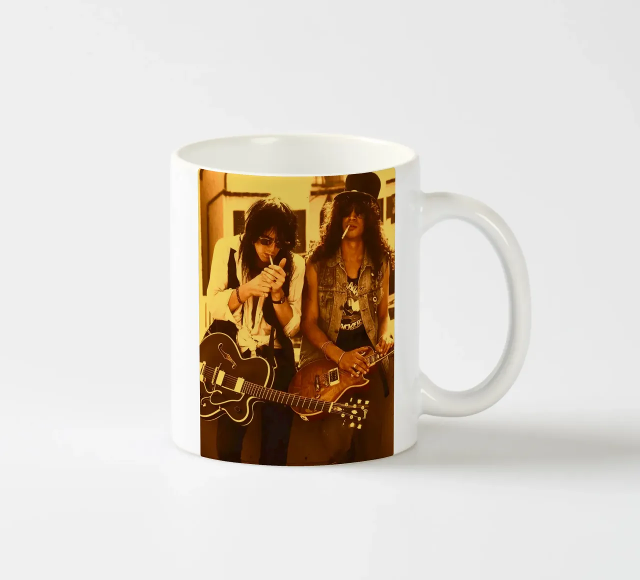 Slash and Izzy tazza in ceramica da Musadad Shop