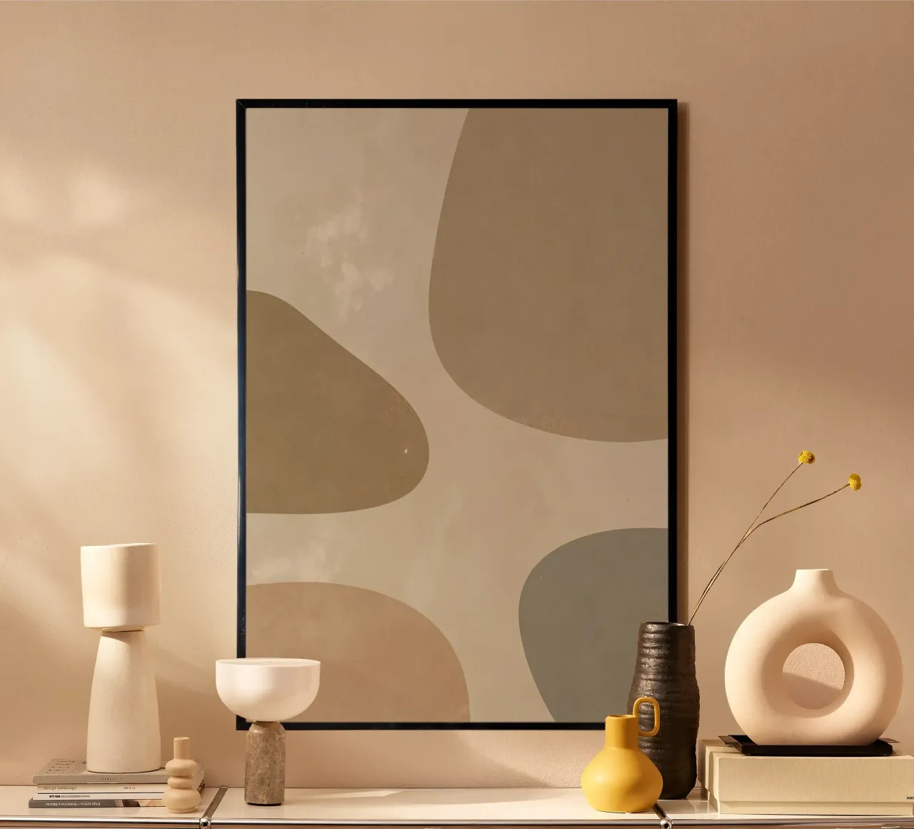 Forme astratte Sfondo beige e neutro poster con telaio in alluminio da DesignDoodle