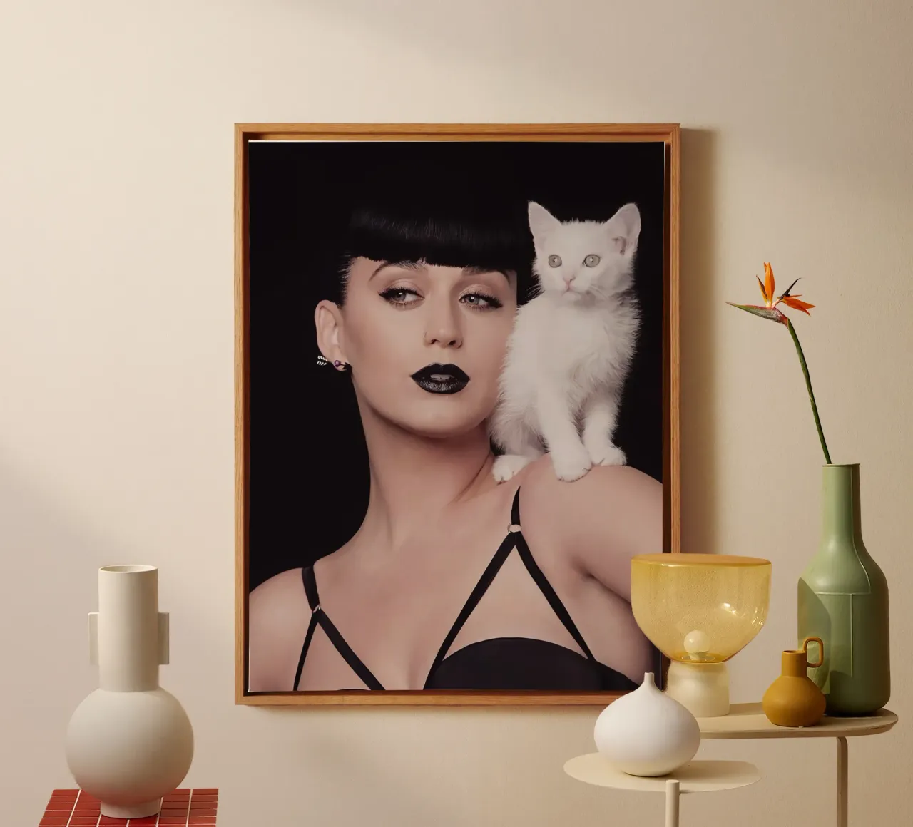 Lady Gaga and His Cat tela con Cornice a cassetta da Musadad Shop