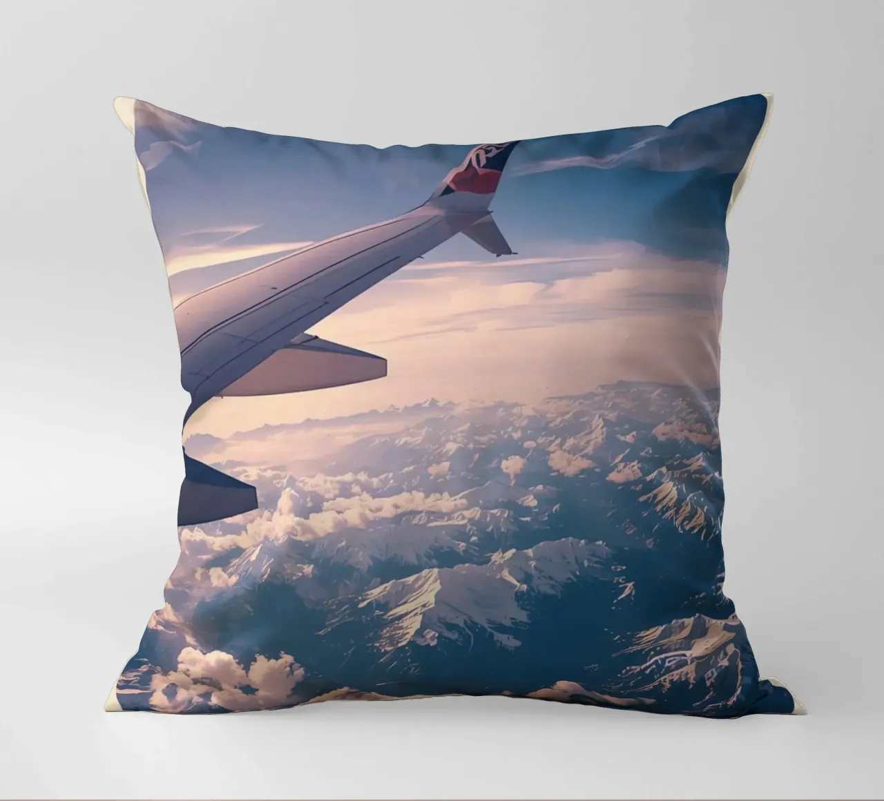 Ala di aereo sopra le montagne cuscino da DesignDoodle